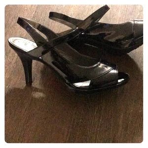 Life stride black leather heels